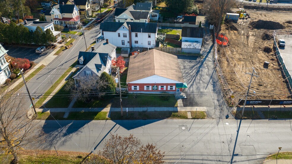 More Photos Of 48 Lincoln Ave, Saratoga Springs Freestanding For Sale