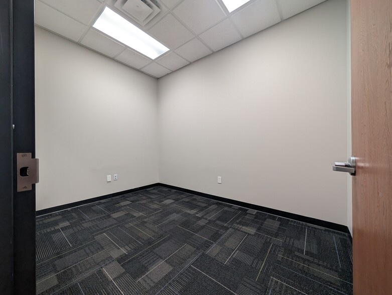 More Photos Of 12276 San Jose Blvd, Jacksonville Medical For Lease
