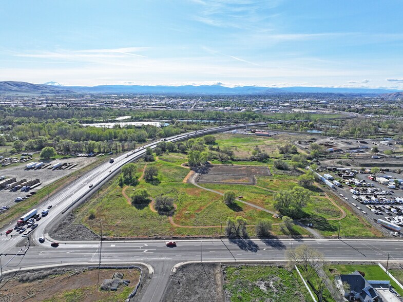 More Photos Of University Parkway at Highway 24, Yakima Land For Sale