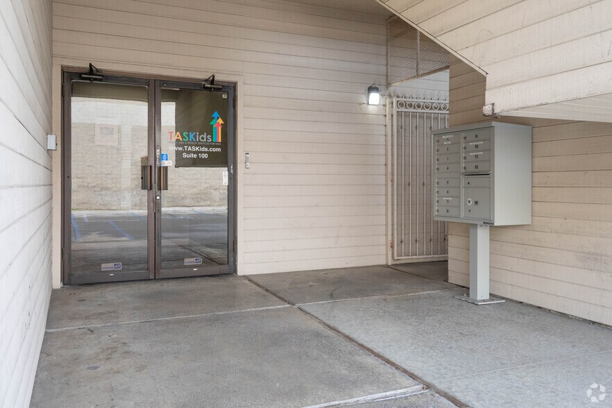 More Photos Of 140 S Flower St, Orange Medical For Lease