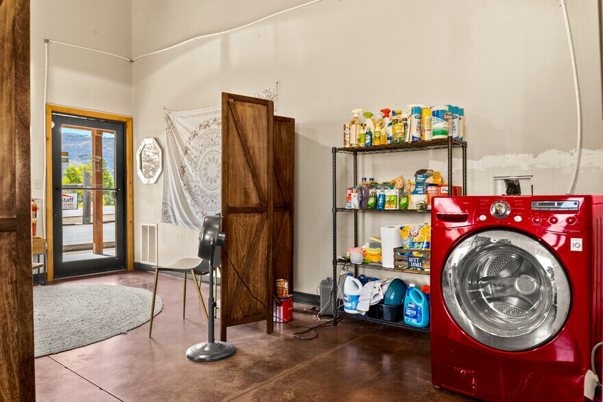 More Photos Of 911 19th Ave, Oroville Freestanding For Sale