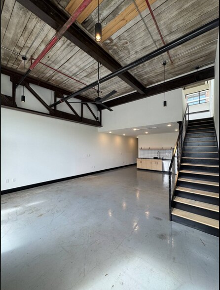 More Photos Of 1601 S Holtzclaw Ave, Chattanooga Office For Sale