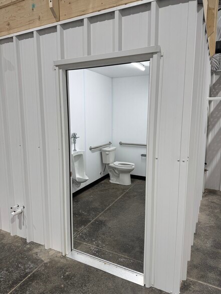 More Photos Of 2053 17 1/2 Ave, Rice Lake Self Storage For Lease