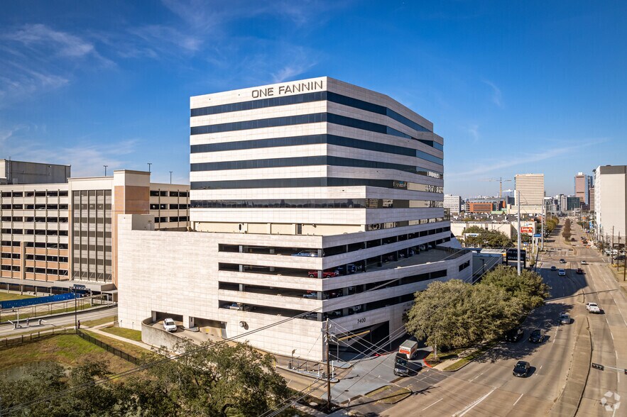 More Photos Of 7400 Fannin St, Houston Medical For Lease