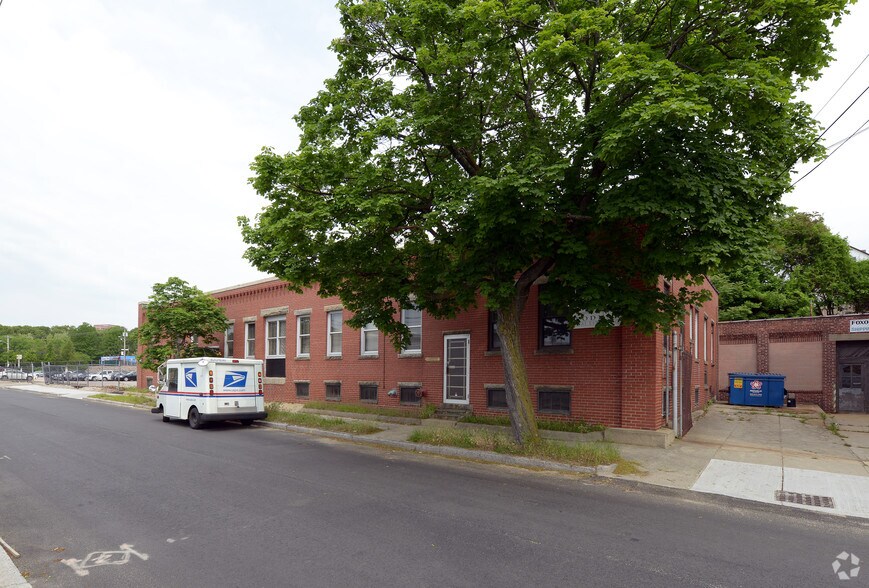 More Photos Of 233-241 W Park St, Providence Research And Development For Lease