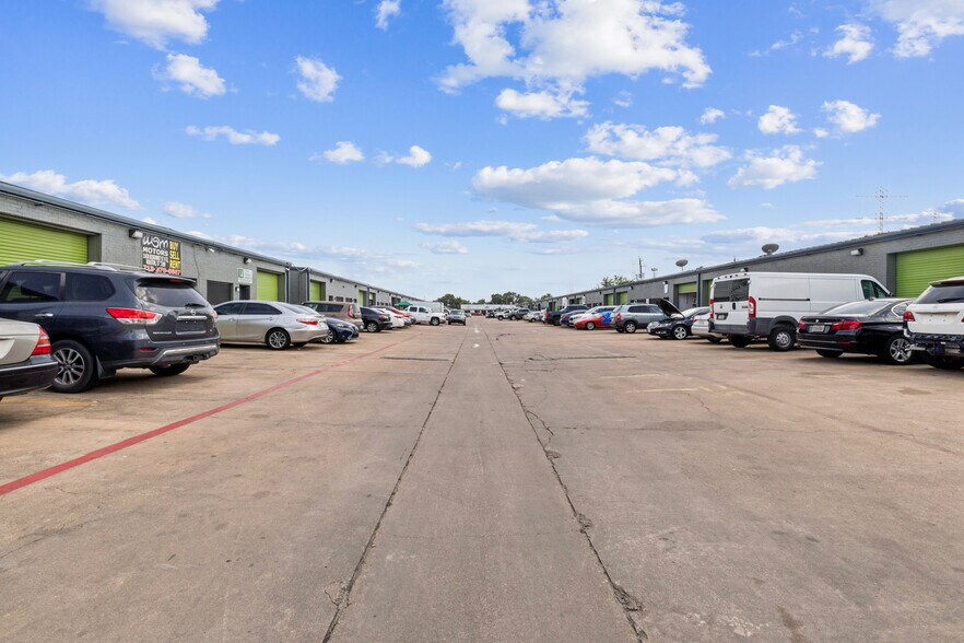 More Photos Of 11430 Bissonnet St, Houston Warehouse For Lease