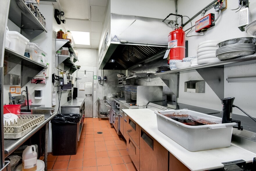 More Photos Of 65 N 7th St, Brooklyn Warehouse For Sale