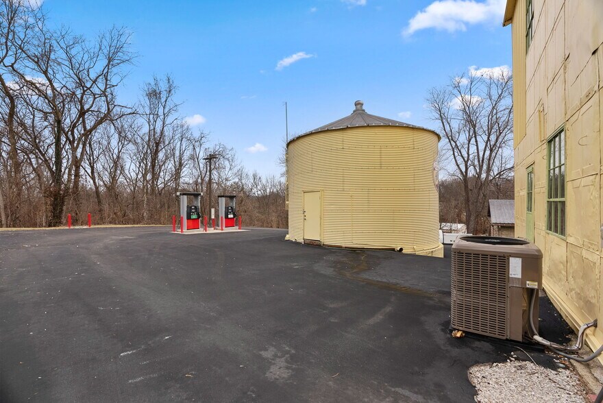 More Photos Of 225 Jackson St, Augusta Service Station For Sale