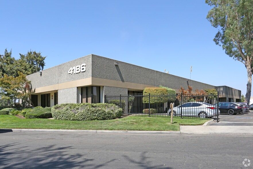 More Photos Of 4124 W Swift Ave, Fresno Unknown For Lease
