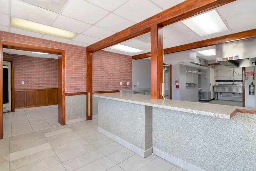 More Photos Of 308 E Waters Ave, Tampa Restaurant For Sale