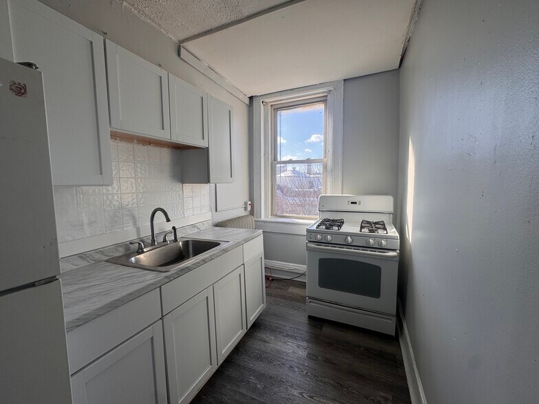 More Photos Of 48-50 Mitchell Ave, Waterbury Apartments For Sale