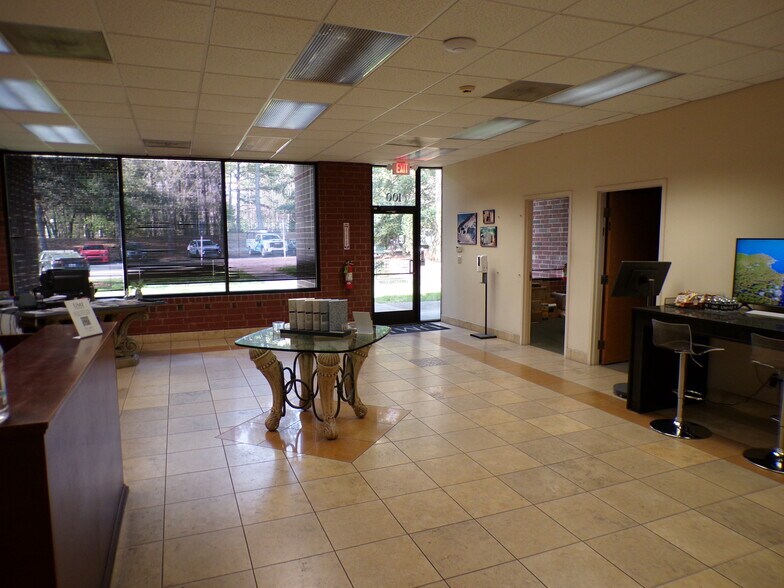More Photos Of 300 Dominion Dr, Morrisville Warehouse For Lease