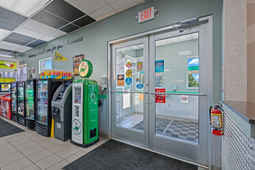 More Photos Of 1400 14th St NW, Austin Service Station For Sale