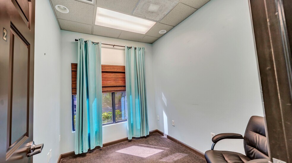 More Photos Of 3831 Tyrone Blvd N, Saint Petersburg Office For Lease