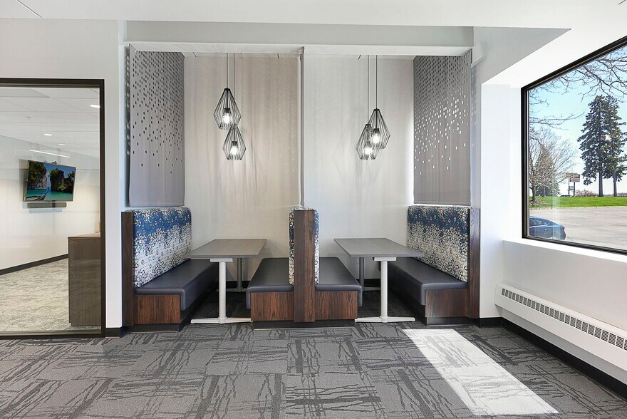 More Photos Of 13100 Wayzata Blvd, Minnetonka Office For Lease