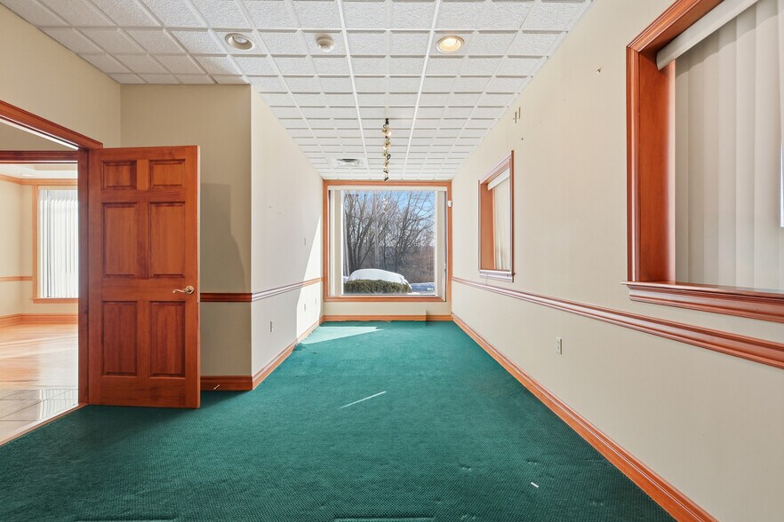More Photos Of 381 N 9th Ave, Scranton Medical For Sale