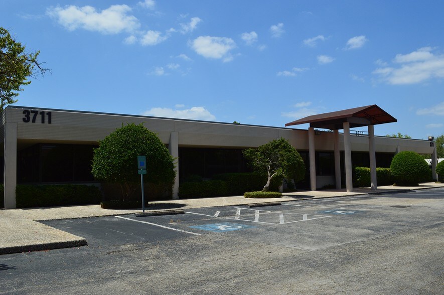 More Photos Of 3731 Briarpark Dr, Houston Unknown For Lease