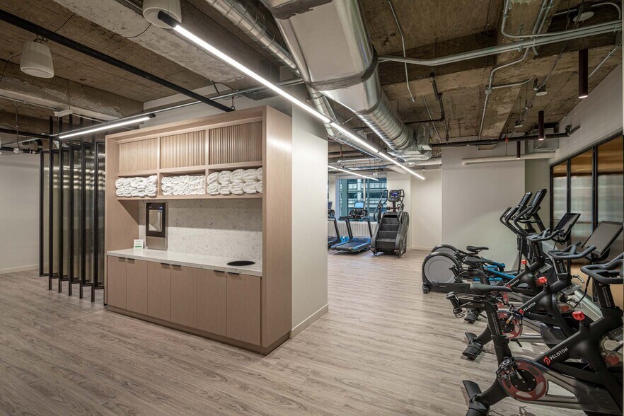 More Photos Of 1700 Broadway, Denver Office For Lease