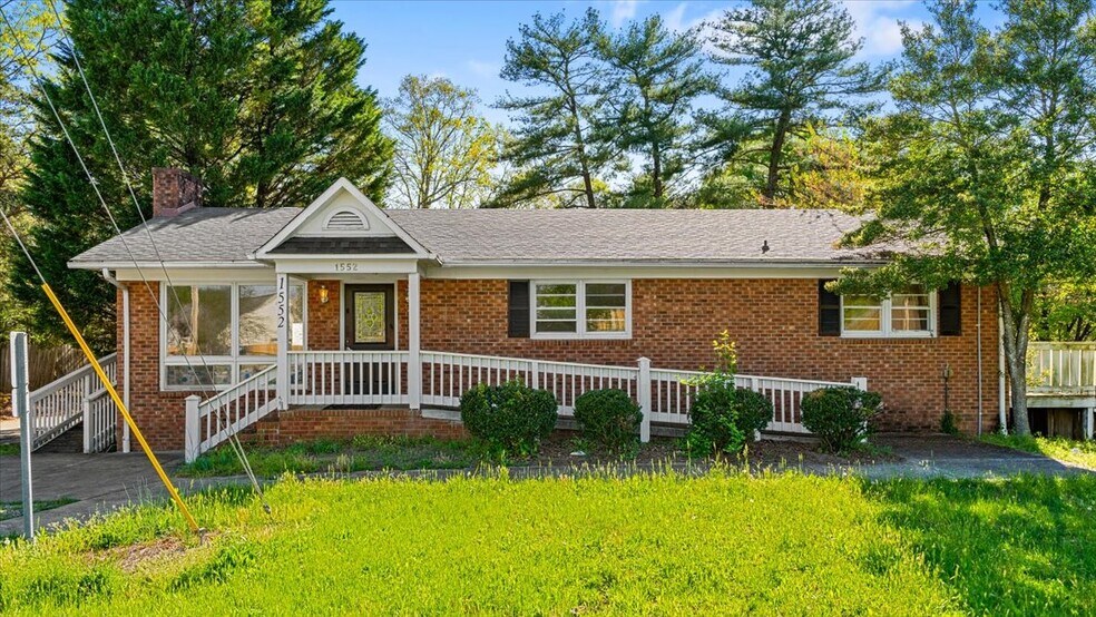 Primary Photo Of 1552 Skeet Club Rd, High Point Office For Sale