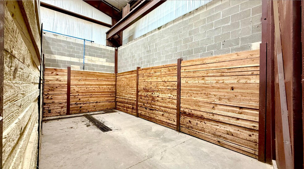 More Photos Of 4617 S County Rd 1210 rd, Midland Warehouse For Lease