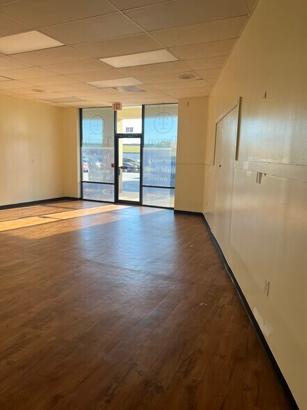 More Photos Of 1017-1029 N Westover Blvd, Albany Unknown For Lease