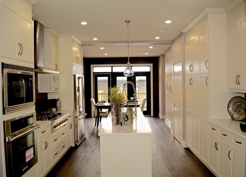 Primary Photo Of 11331 76 Av NW, Edmonton Apartments For Sale