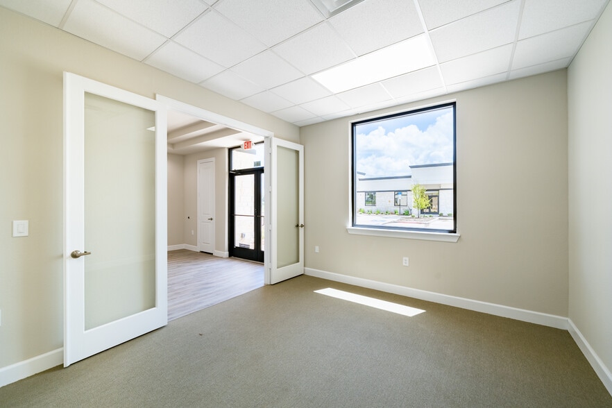 More Photos Of 5501 Cabrera Dr, Sugar Land Unknown For Lease