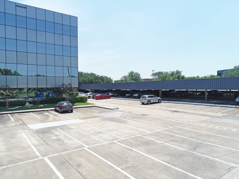 More Photos Of 2900 Wilcrest Dr, Houston Office For Lease
