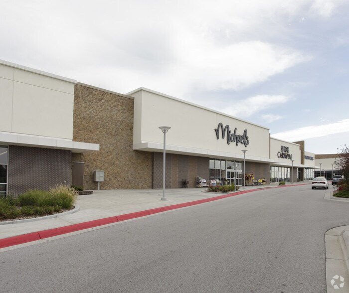 More Photos Of L St @ 120th st, Omaha Unknown For Lease