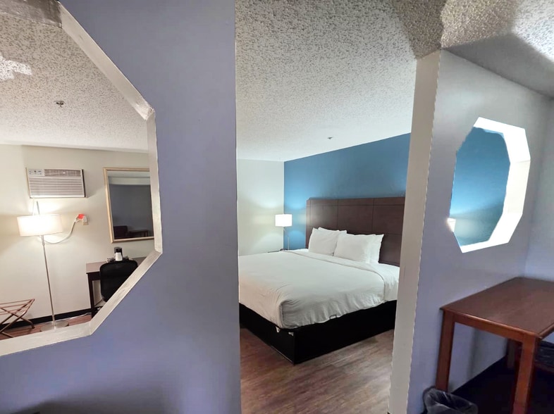 More Photos Of 8110 Troy Pike, Dayton Hotel For Sale