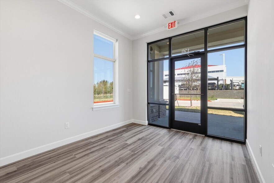 More Photos Of 3121 Bailey Dr, Fort Worth Office For Lease