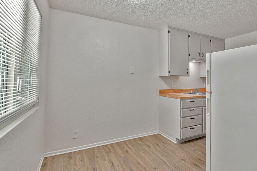 More Photos Of 360 N Calaveras St, Fresno Apartments For Sale