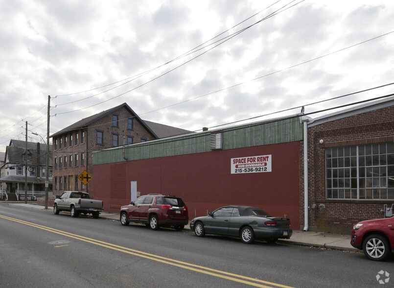 More Photos Of 121 Park Ave, Quakertown Manufacturing For Sale