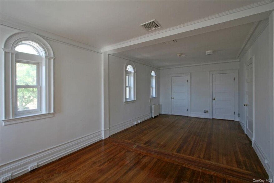 More Photos Of 2 S Broadway, Tarrytown Restaurant For Sale