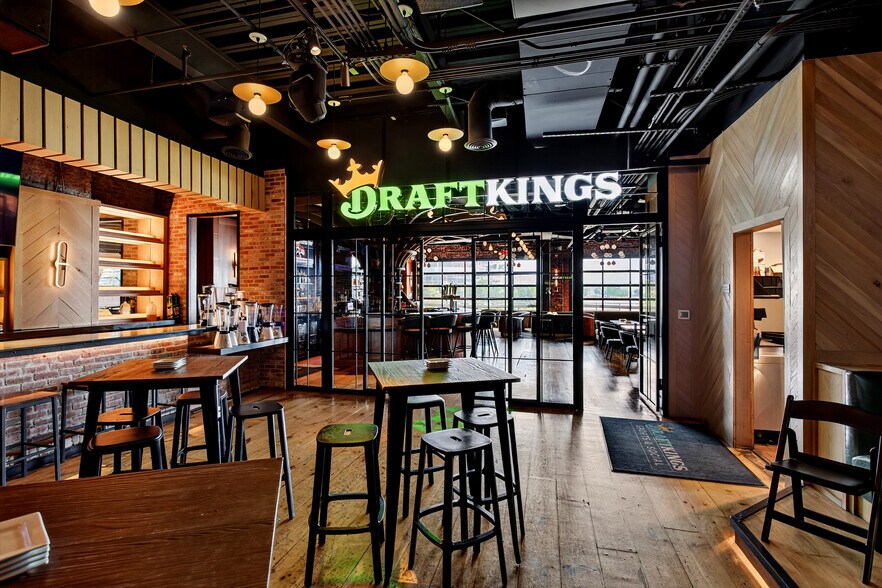 More Photos Of 128-130 2nd Ave N, Nashville Bar For Sale