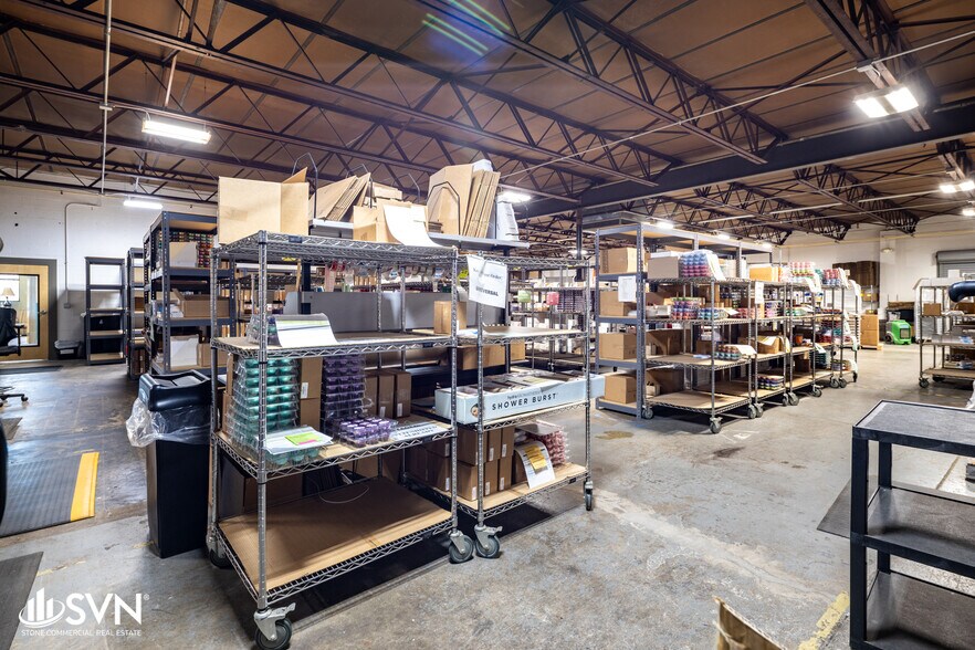 More Photos Of 330 Midland Pl, Lexington Warehouse For Lease