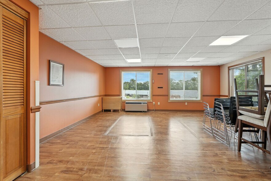 More Photos Of 185 West Ave, Ludlow Medical For Sale