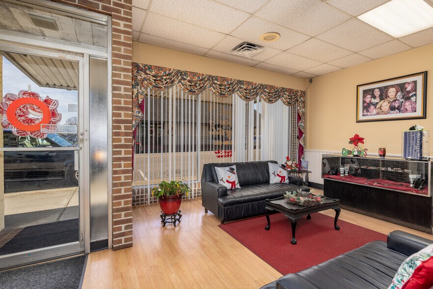 More Photos Of 401 Halifax St, Emporia Office For Sale