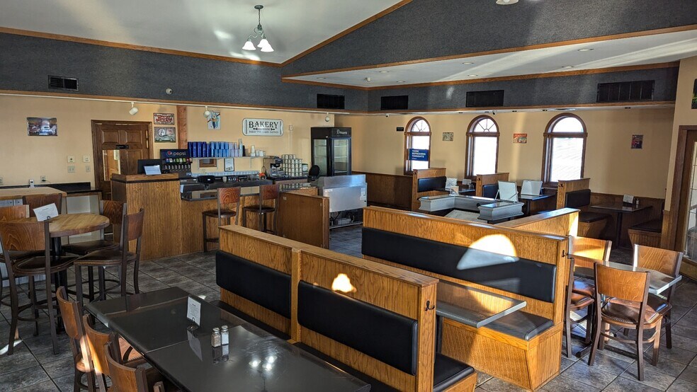 More Photos Of 819 E Main St, Crestline General Retail For Sale