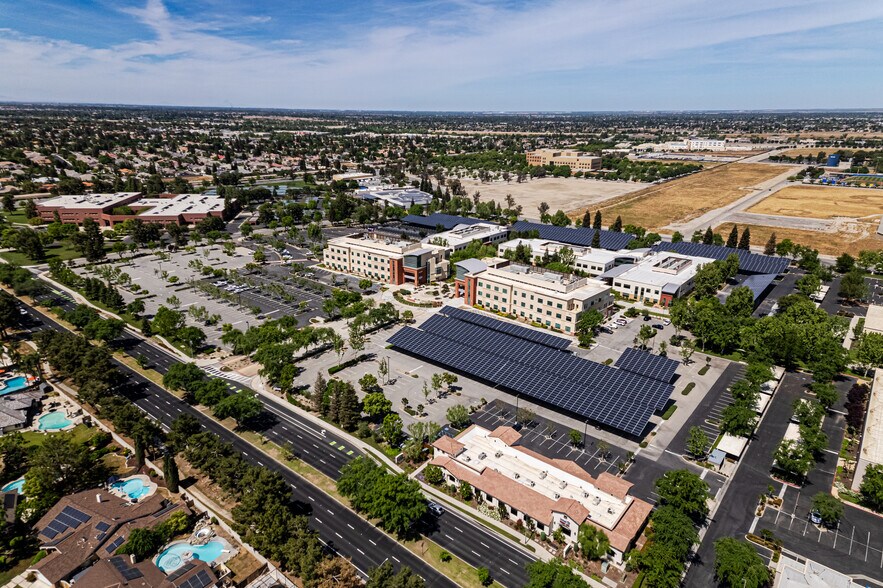 More Photos Of 9600 Ming Ave, Bakersfield Office For Lease