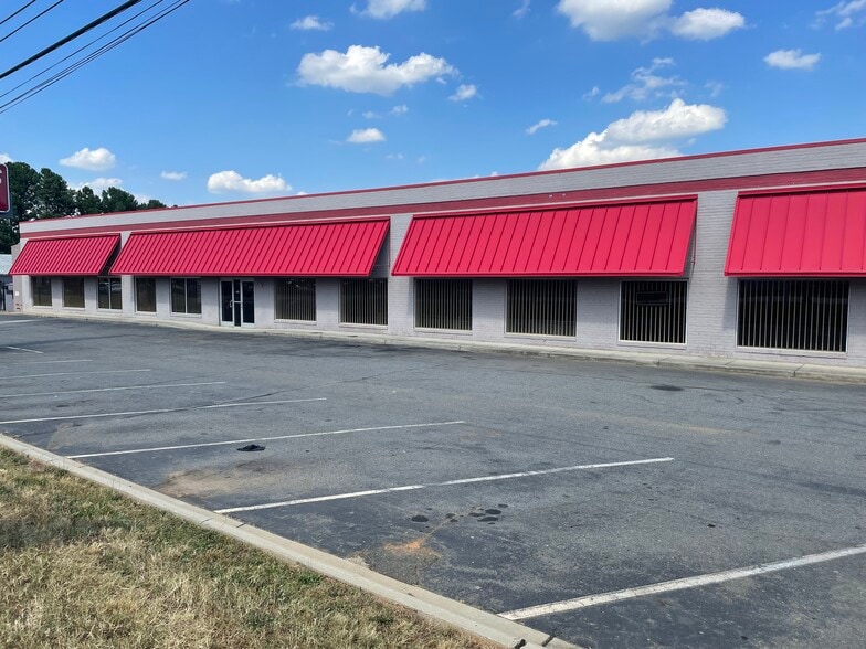 More Photos Of 6600 N Tryon St, Charlotte General Retail For Sale