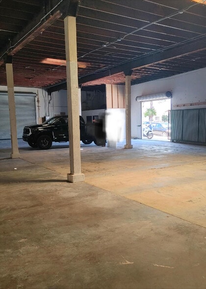 More Photos Of 1303 W Anaheim St, Wilmington Warehouse For Sale
