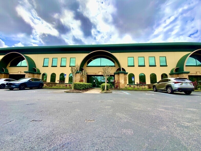 Primary Photo Of 7075 Kingspointe Pky, Orlando Showroom For Lease