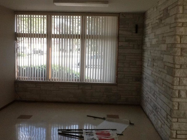 More Photos Of 513 Ridge Rd, Munster Medical For Lease