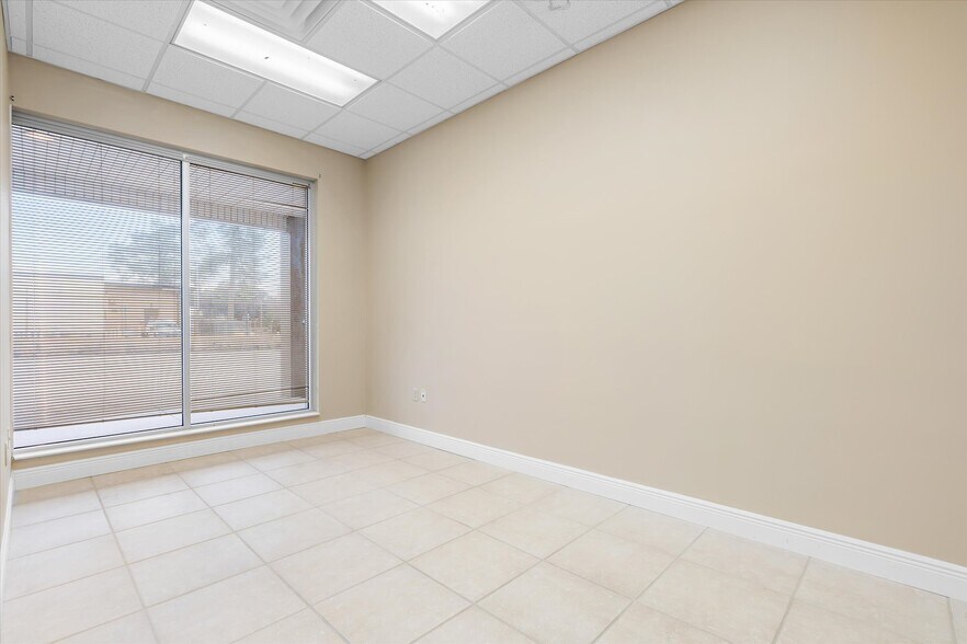 More Photos Of 4080-4088 Government Blvd, Mobile Office For Sale