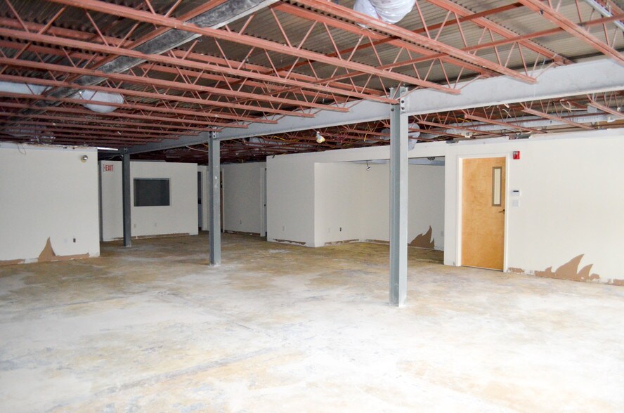 More Photos Of 1 Harris St, Newburyport Medical For Lease