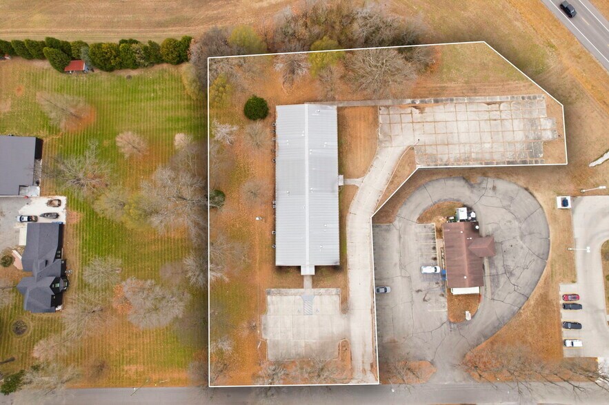 More Photos Of 718 N Martin St, East Prairie Office For Sale