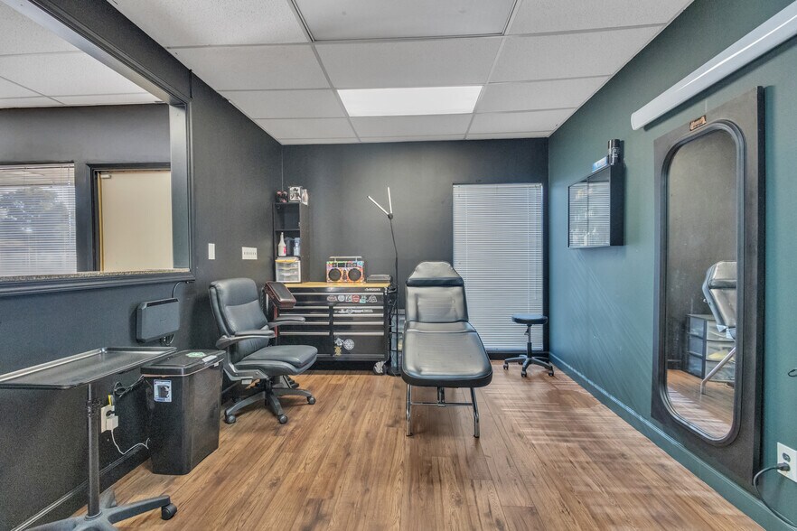 More Photos Of 2027 Grand Canal Blvd, Stockton Office For Sale