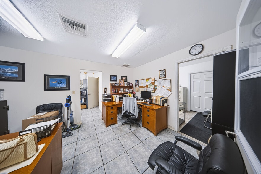 More Photos Of 2422 N Military Trl, West Palm Beach Warehouse For Sale