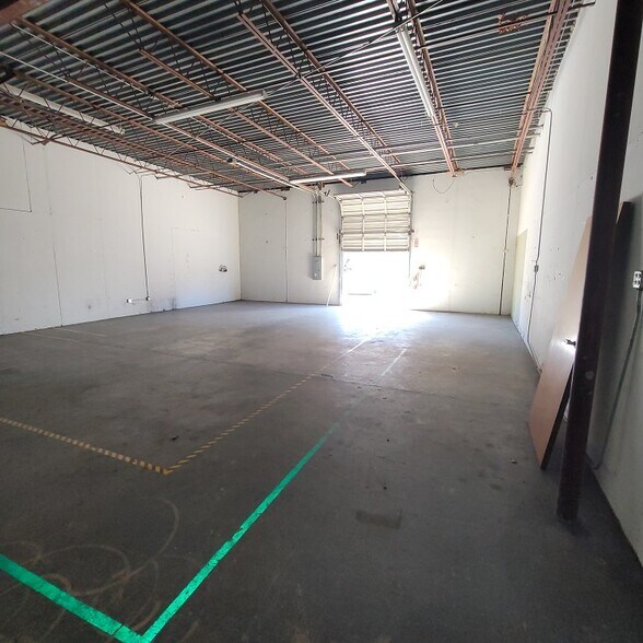 More Photos Of 10701-10727 Plano Rd, Dallas Unknown For Lease